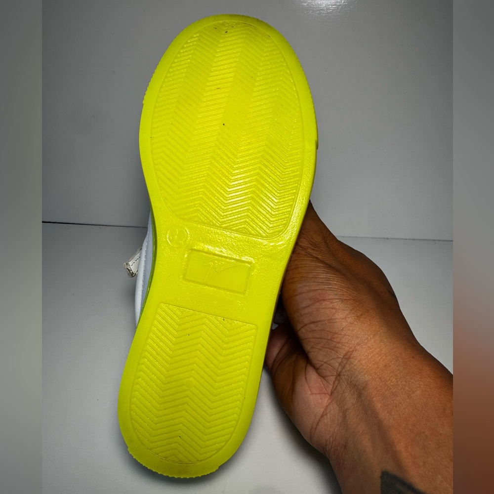 Giuseppe Zanotti Frankie Fluo Jr “White Fluorescent Yellow” Size 32 (EU) - Picture 3 of 13